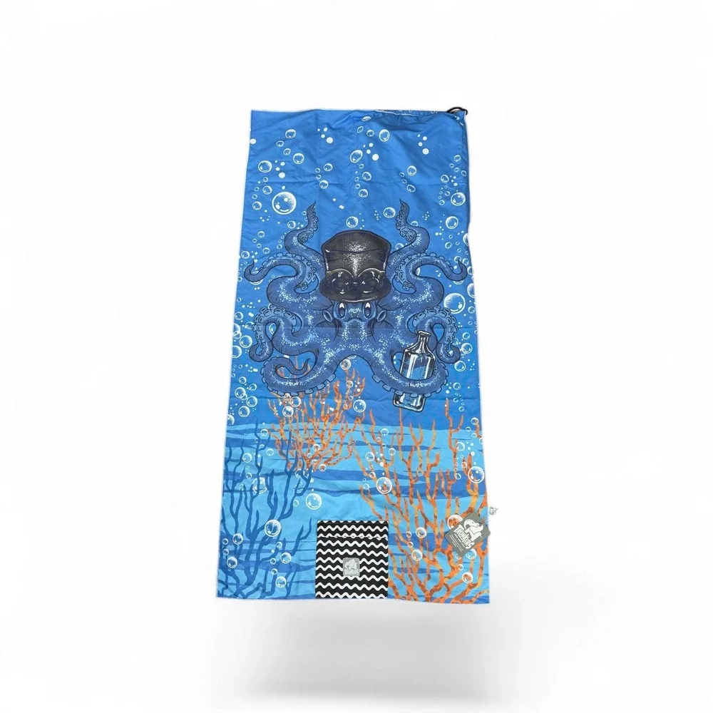 Trunkers Octopus Microfiber Beach Towel Backpack Quick Dry Sand Free Blue NEW